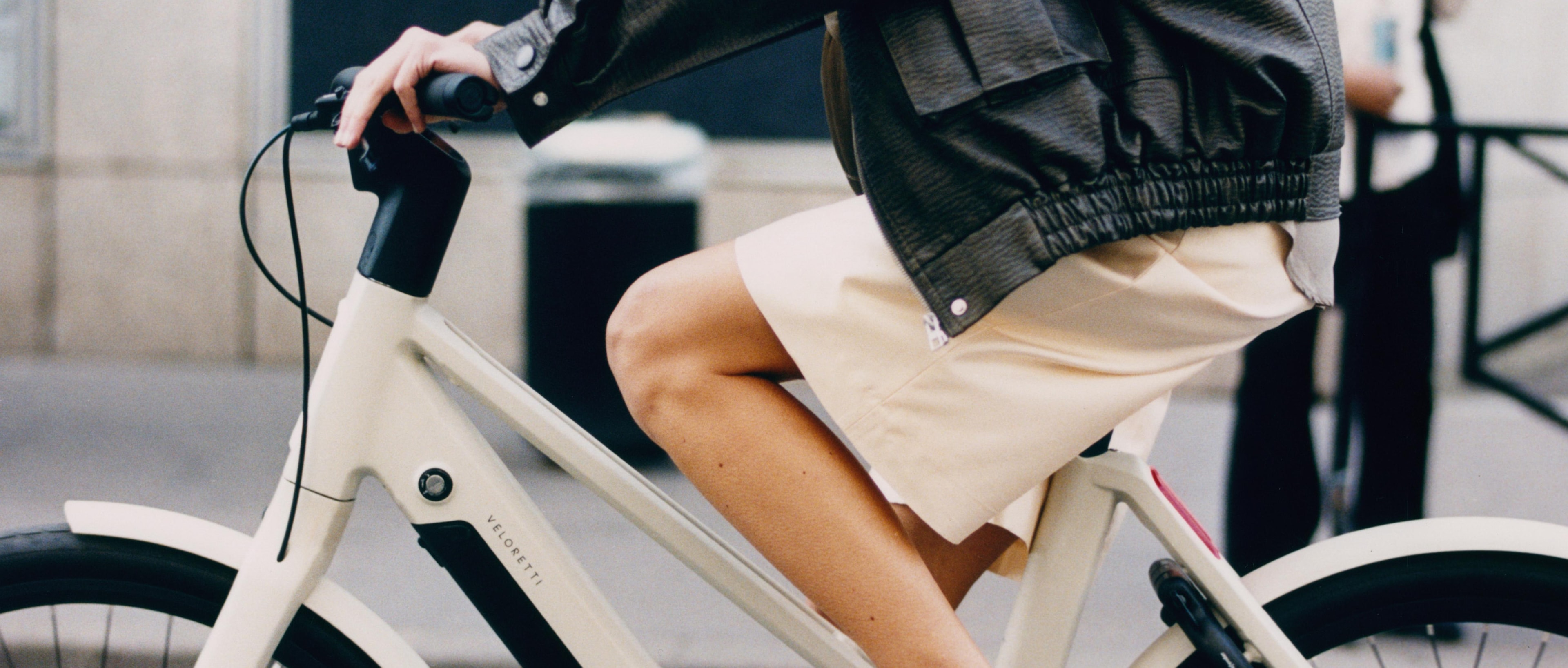 Ivy Two Pebble Grey | Veloretti