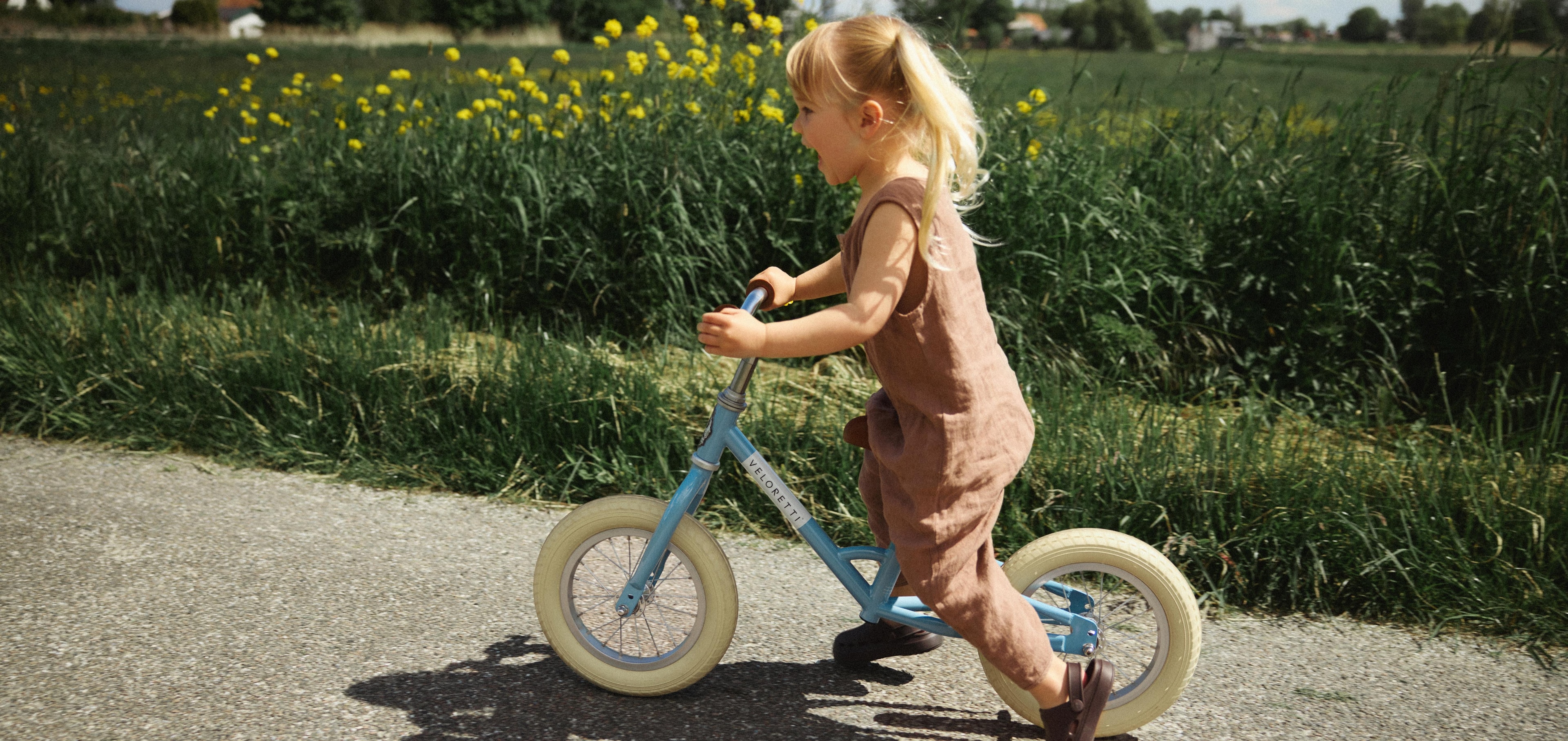 Entdecke das Mini: ein Kinderfahrrad für kleine Abenteuer