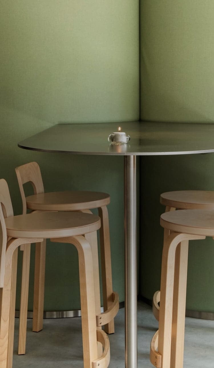 Image - Journal - City Guides - Carousel Item (mobile)