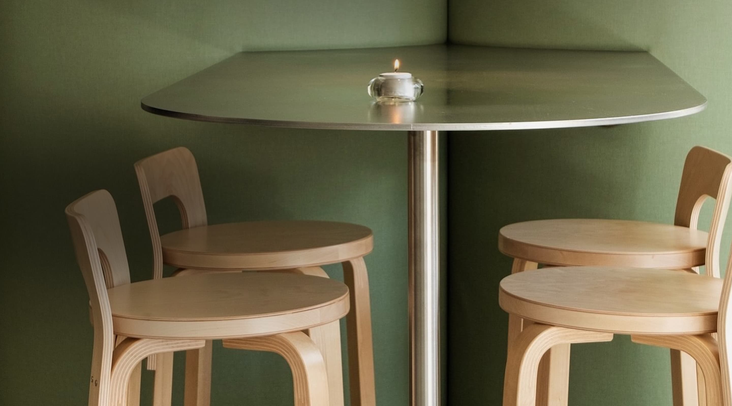 Image - Journal - City Guides - Carousel Item (desktop)